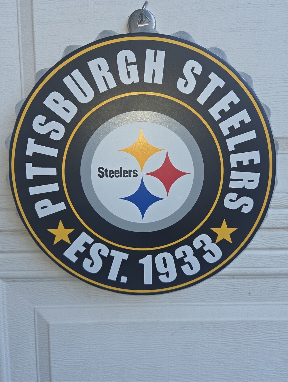 Pitsburgh Steelers Bottle Cap Round Wall Sign - Black and Gold